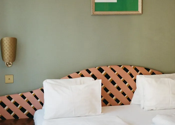 Hotel Am Brillantengrund 3*