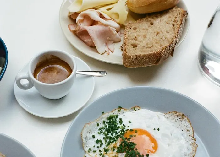 Hotel Am Brillantengrund 3*